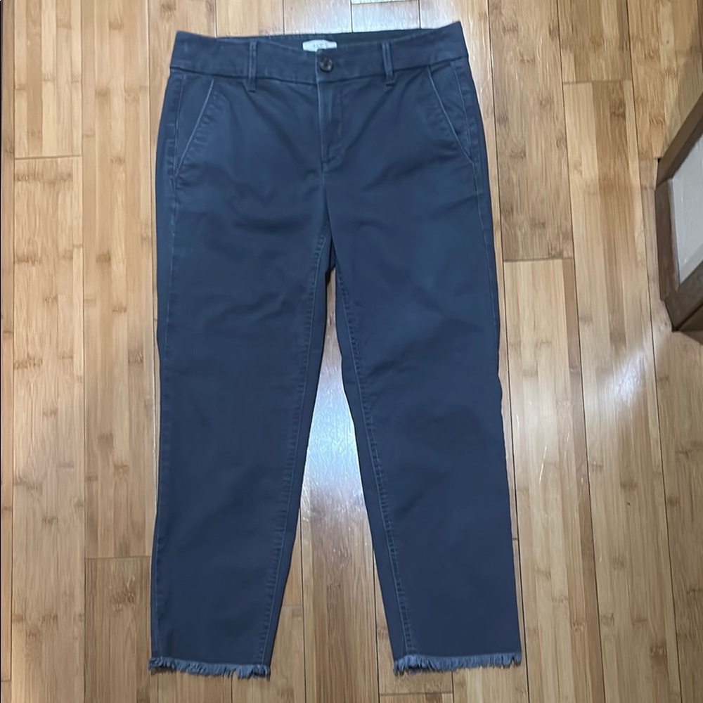 A T Loft outlet girlfriend chino, 6Petite, frayed hems, mid rise, faded grey